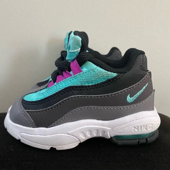 Toddler Nike Air Max - Picture 4 of 8